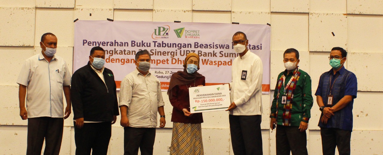 Dirut Bank Sumut Serahkan Dana Zakat Kepada Dompet Dhuafa Waspada