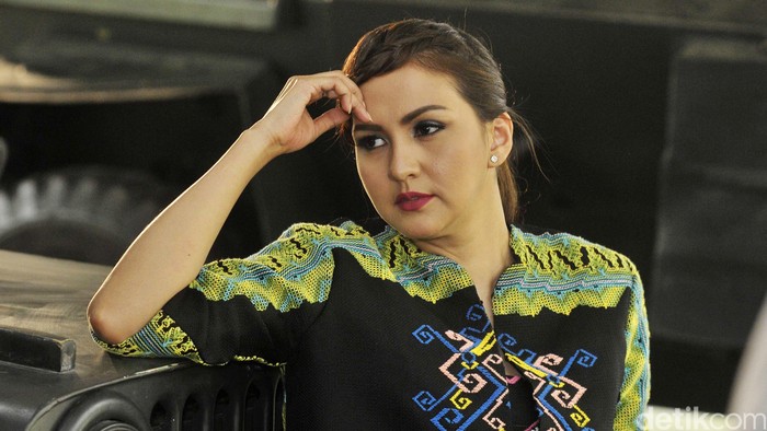 Dona Agnesia Umumkan Terpapar Corona