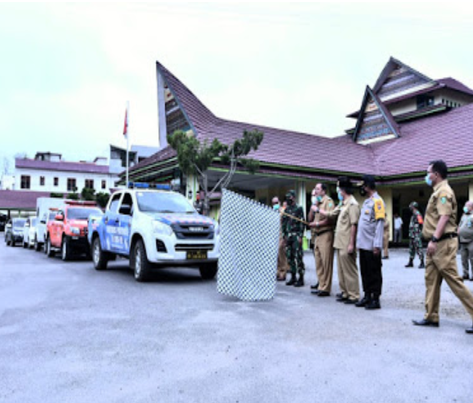 WalikotaÂ  Irsan Efendi Nasution Lepas Tim Penjemputan Vaksin Covid - 19Â 