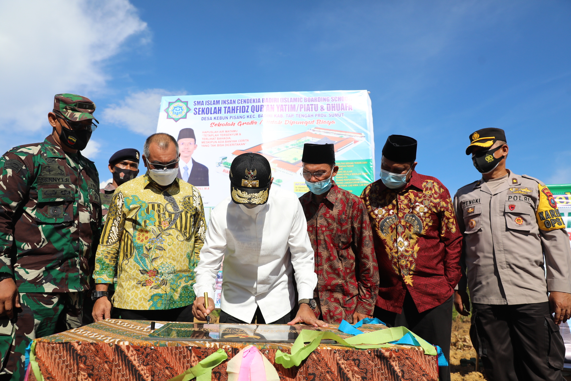 Wagub Musa Rajekshah Resmikan  Pembangunan Masjid Nurul Iman Sibolga