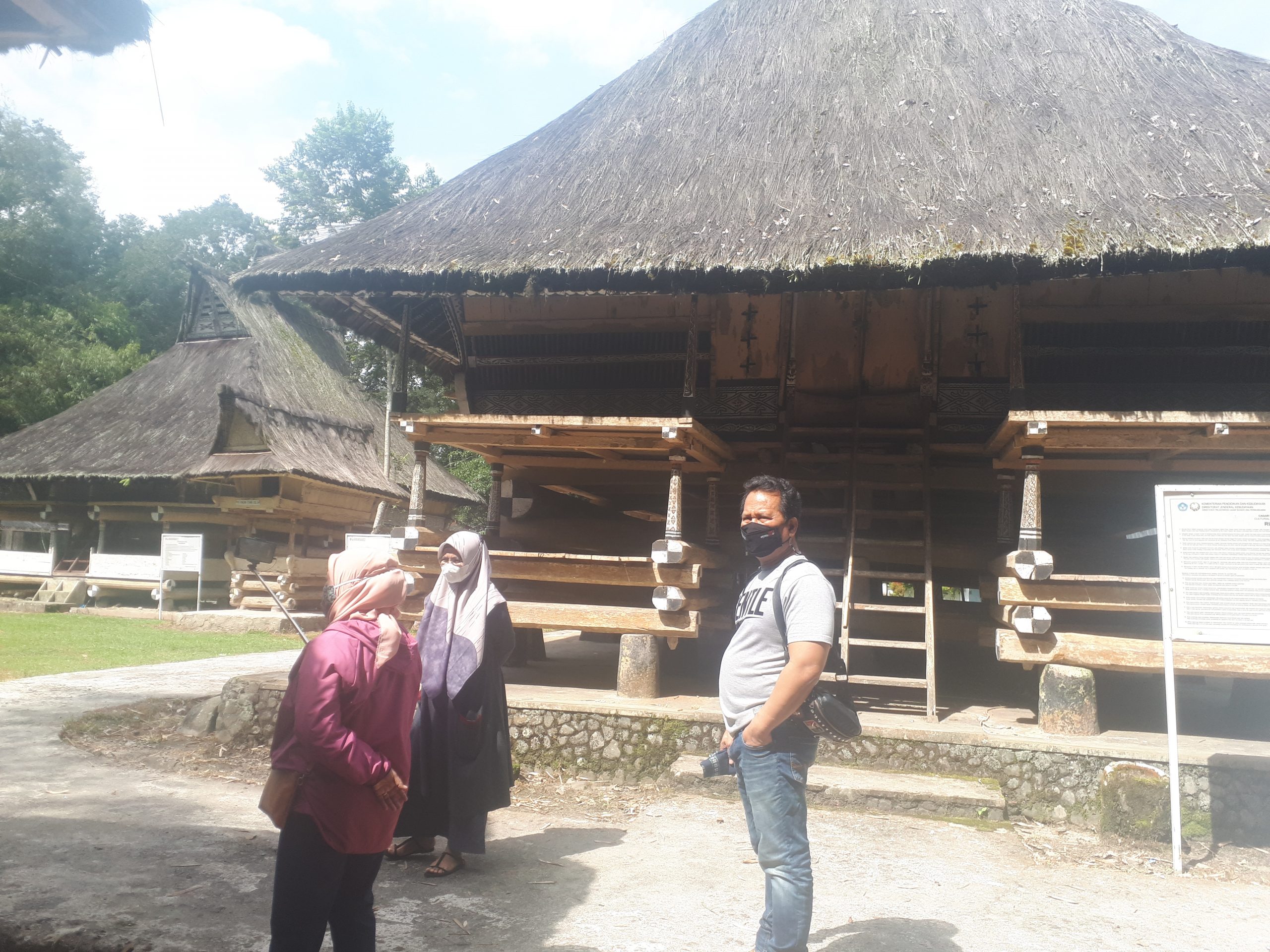 Miris,Â Istana Rumah Bolon Pamatang Purba Kurang Perhatian Pemerintah