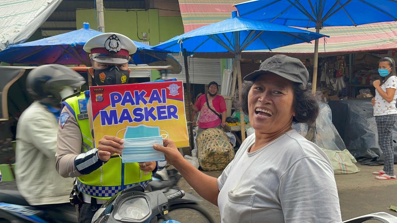 Satlantas Polres Tanjung Balai Ajak Masyarakat Biasakan Diri Menggunakan Masker