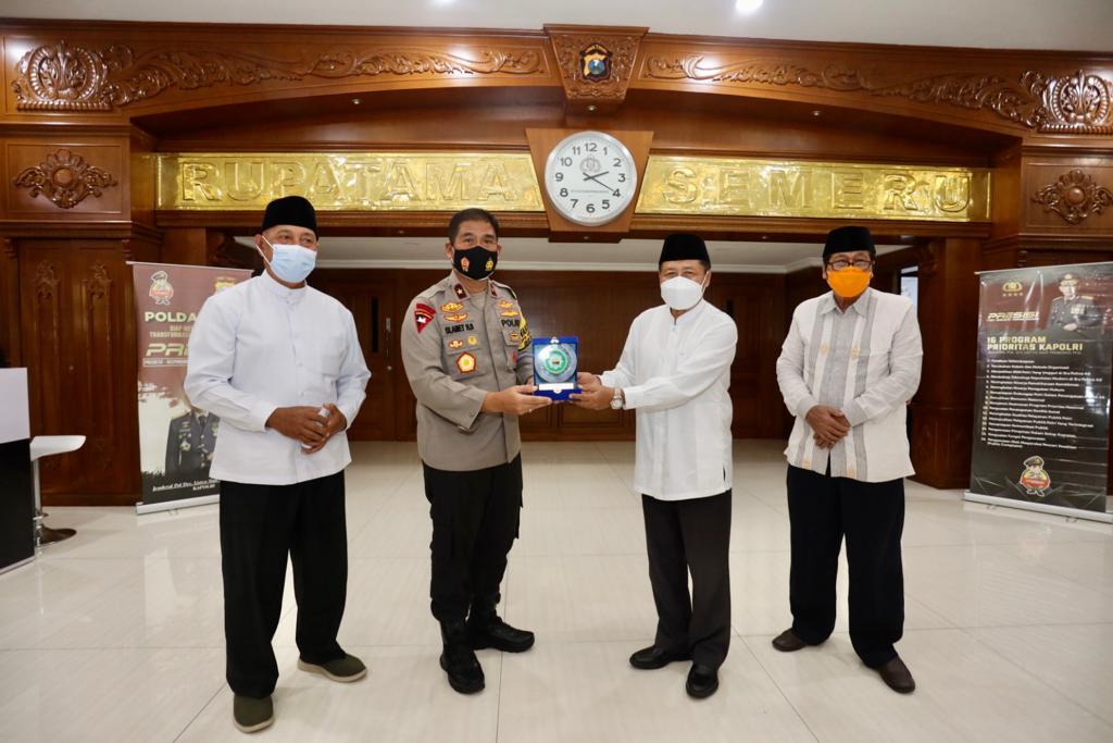 Upaya Menangkal Covid-19 dan Radikalisme Di Masjid.