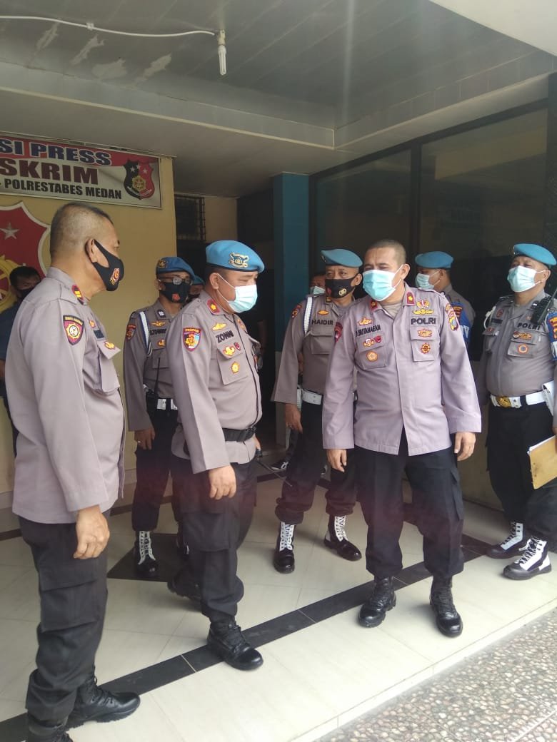 Kompol Pardamean Hutahaean Dampingi Sie Propam Polrestabes Medan Melaksanakan Sidak di Polsek Medan Helvetia