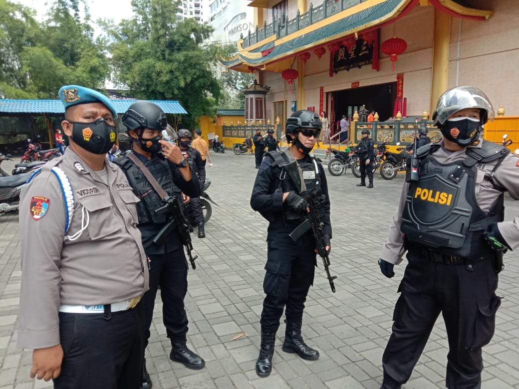 Polsek Medan Timur Seterilkan Imlek dengan Lakukan Pengamanan dan Jaga Ketat Prokes di Vihara