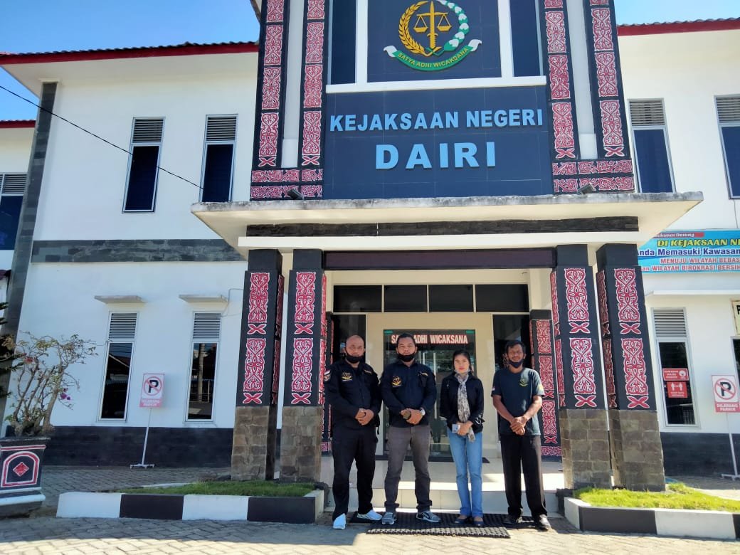 Audensi ke Kejari Dairi, DPC LSM PENJARA Kab. Dairi Pertanyakan Penahan 2 Anggotanya