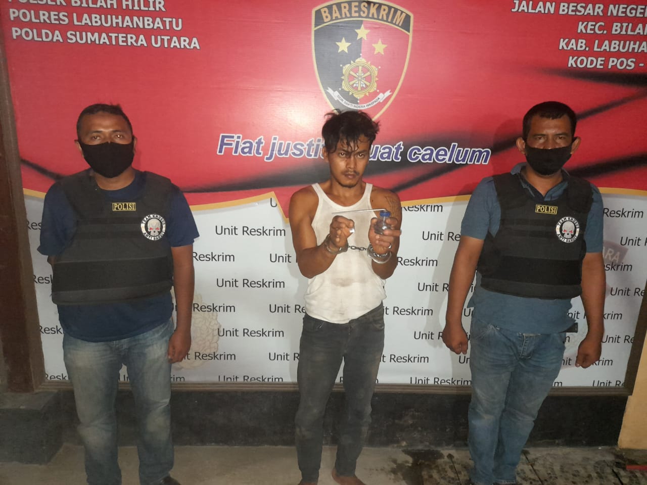 Andi Pasrah Saat Saku Celananya di Rogoh Polisi, Lihat Isinya.