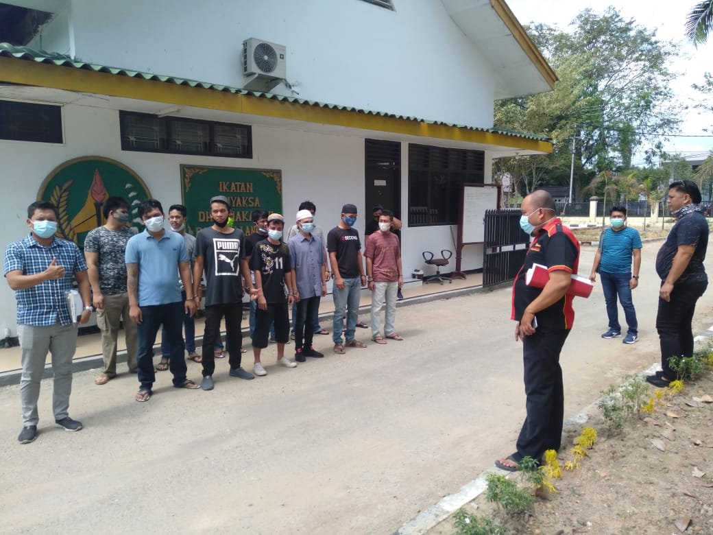 Kasat Reskrim Polres Langkat IPTU M Said Husen,SIK Limpah 11 Tersangka Kasus Pembawa Sajam Tanpa IjinÂ 