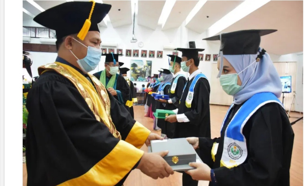 Rektor Dr Syamsul Gultom Wisuda 1.580 Lulusan Unimed
