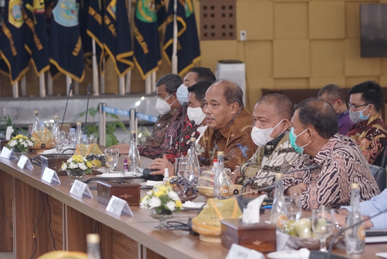 Wali Kota T.Tinggi Ikuti Rapat Koordinasi dan Supervisi Dengan Ombudsman dan KPK