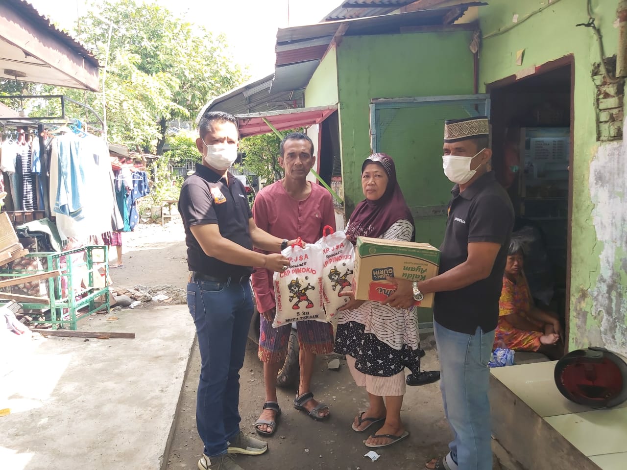 Santuni 2 Goni Beras, Ketua Pewarta Takziah ke Rumah Almarhum Budiono