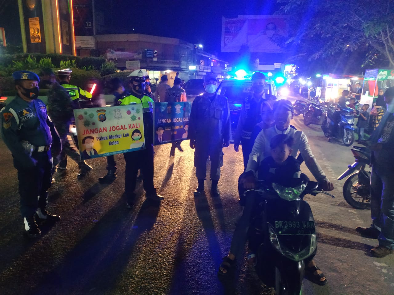 Personil Gabungan TNI - Polri Bersama Pemko Tanjung Balai Patroli Ops Yustisi