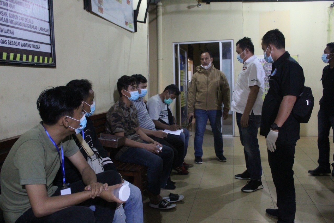 Grebek Hans Station Labuhan Batu, 7 Orang Karyawan Diamankan