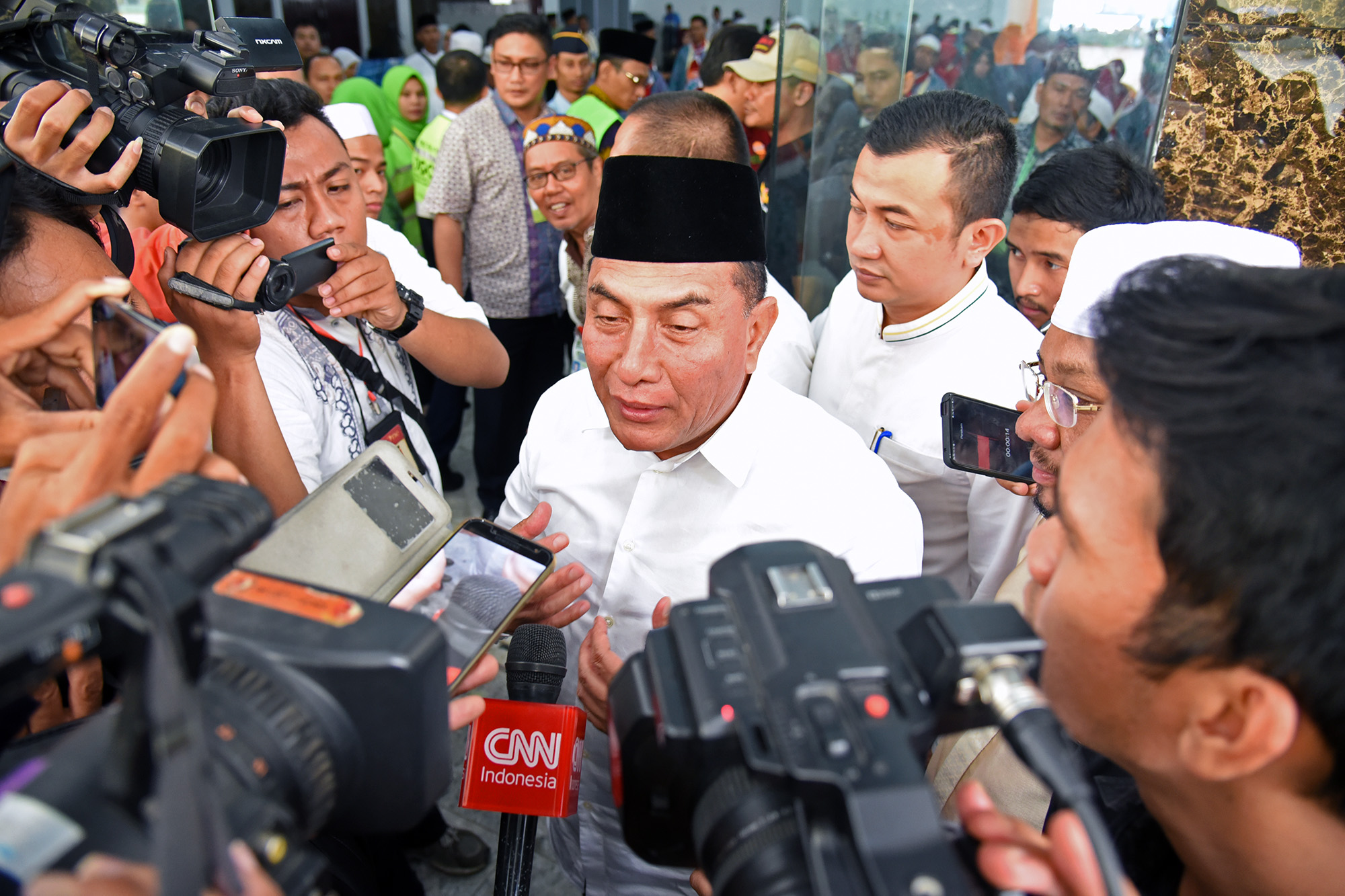 Gubernur Sumut Ancam Lockdown Kegiatan Usaha Sebulan