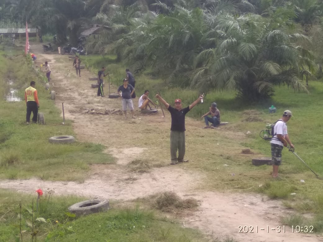 Warga Binjai Bakung Gotroy lokasi Wisata Apung Sungai ular