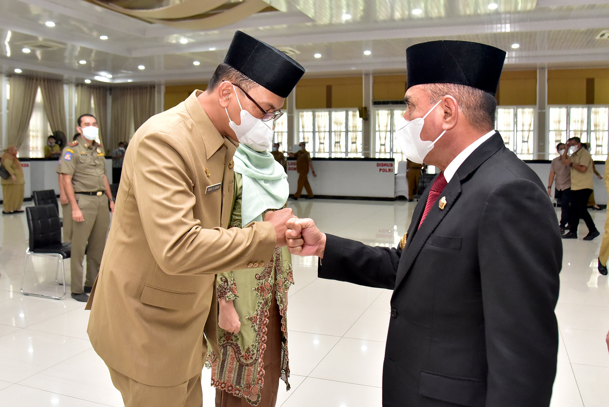 Gubsu Lantik Mantan Kadishub Labuhan Batu Tuahta Saragih Jadi Kasatpol PP Sumut