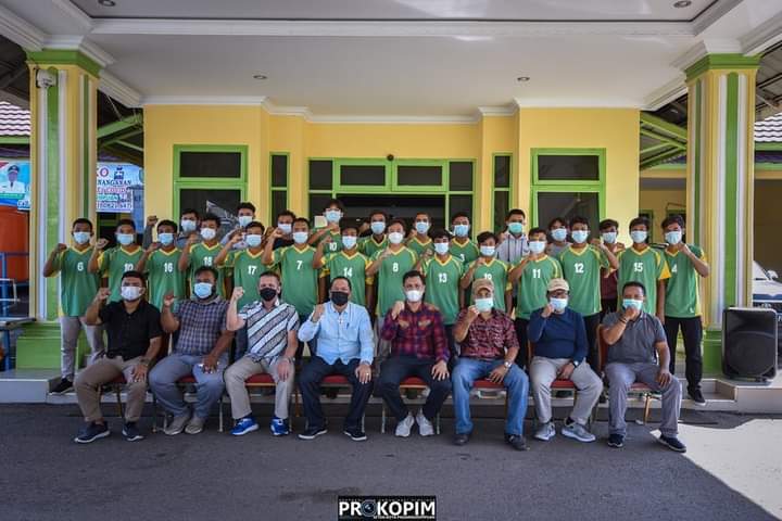 Lepas Sidimpuan FC Tour Sibolga - Tapteng - Samosir, Walikota Irsan Efendi Nasutio : Pertahankan Sportifitas
