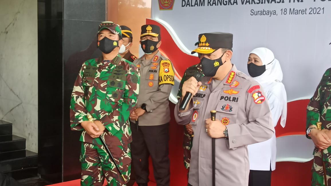 Panglima TNI dan Kapolri Meninjau Vaksinasi Bagi Prajurit TNI/ Polri di Polda Jatim