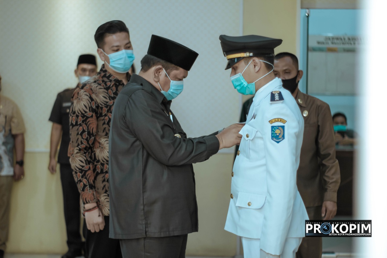 Lantik 18 Pejabat Administrator, Walikota Irsan Nasution : Laksanakan Tugas dan Tanggungjawab Dengan Baik
