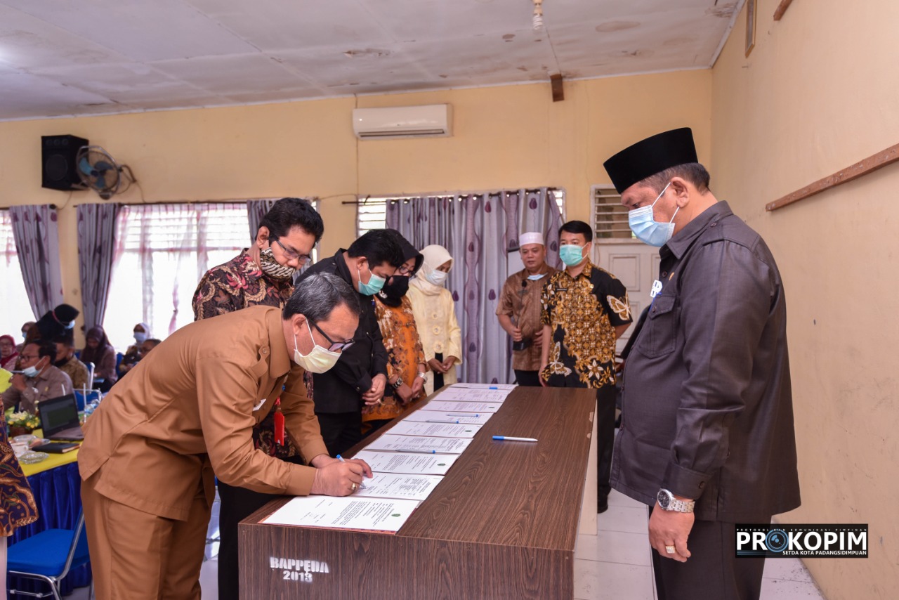 Penandatanganan Kinerja, Walikota Irsan Efendi Nasution : Kepala OPD Harus Benar-benar Bertanggungjawab