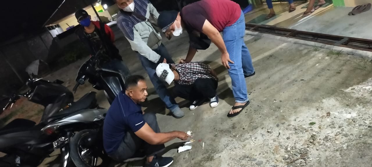 Ditangkap Saat Berada di Kolam Pancing, Irul dan BB Shabu 0, 34 Gram Digiring ke Sat Narkoba Polres Tanjung Balai