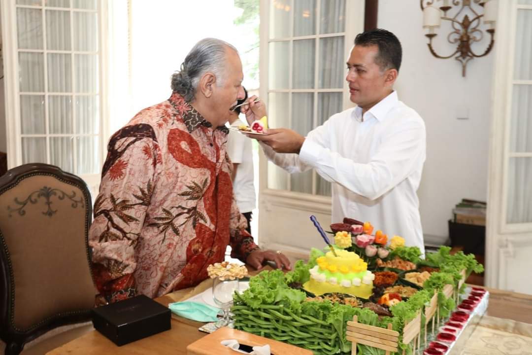 Milad ke 82 Tahun, Ijeck : Selamat Ulang Tahun Dadak, Semoga Diberi Umur Barokah