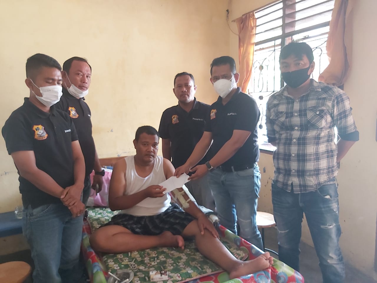 Ketua Pewarta Polrestabes Medan Berikan Bantuan dan Santunan Kepada Wartawan Dailysatu.com