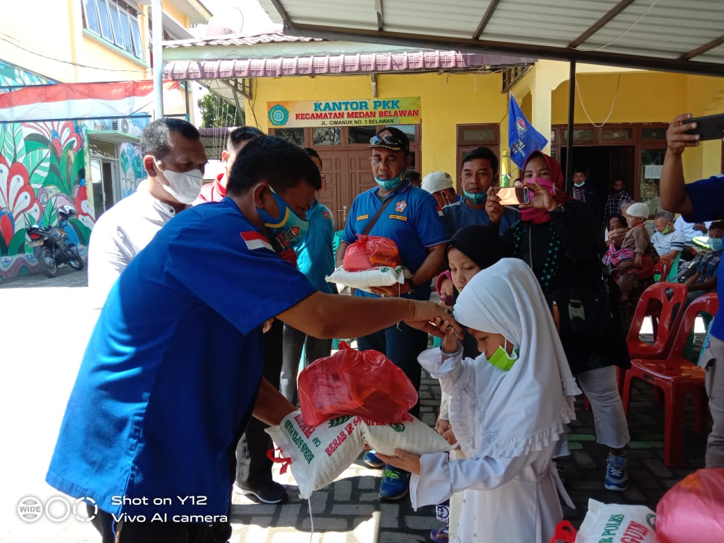 Jumat Berkah, HNSI Medan dan AP2GB Bagikan Ratusan Paket Sembako Kepada Anak Yatim