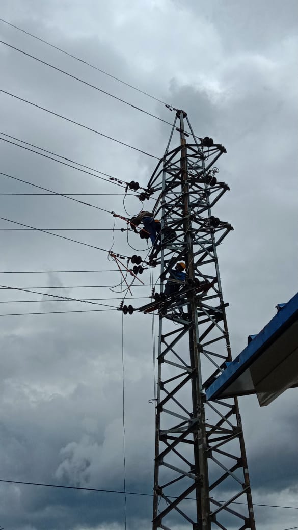PLN pulihkan listrik akibat cuaca ekstrim di Samosir