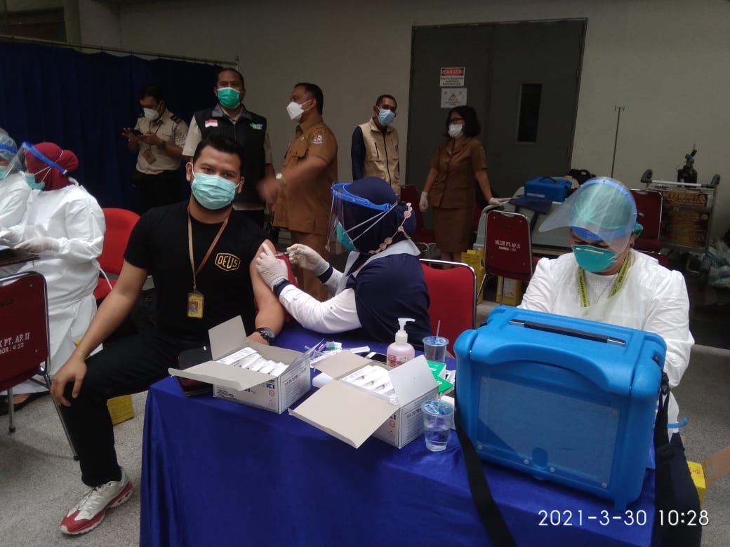 PT.Angkasa pura II dan KKP Lakukan penyuntikan Vaksin
