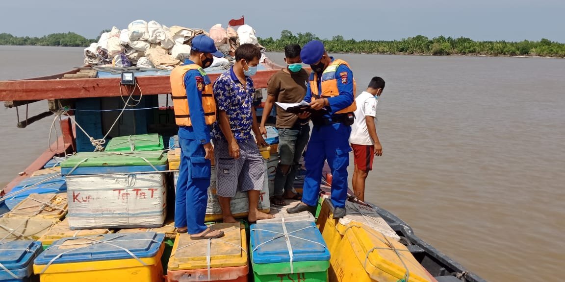 Tim Regu II Sat Polair Polres Tanjung Balai Patrolti Perairan 1 x 12 Jam
