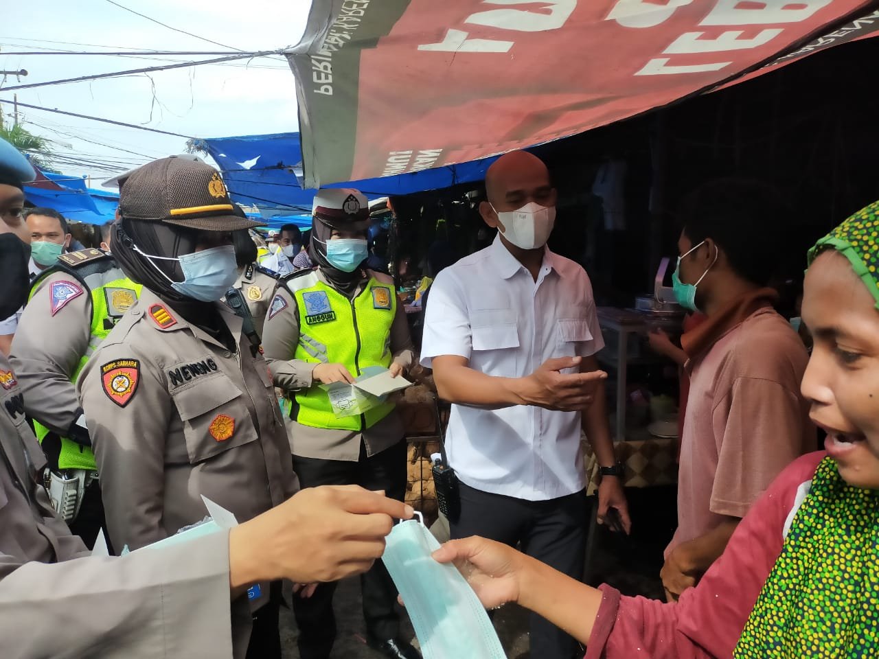 Polsek Patumbak Bagikan 700 Masker dan Sosialisasi PPKM Berbasis Mikro