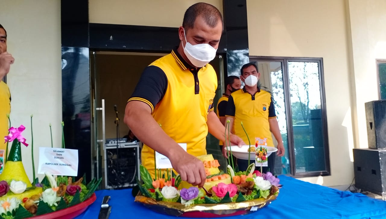 Usai Olahraga Bersama, di Lanjut dengan Acara Syukuran Kapolsek Sunggal Ikut Sespimmen Dikreg ke-61 TA.2021