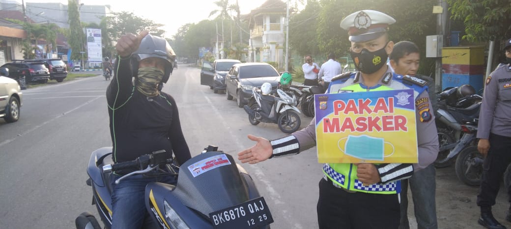 Sat Lantas Polres Tanjung Balai Tempel Stiker 