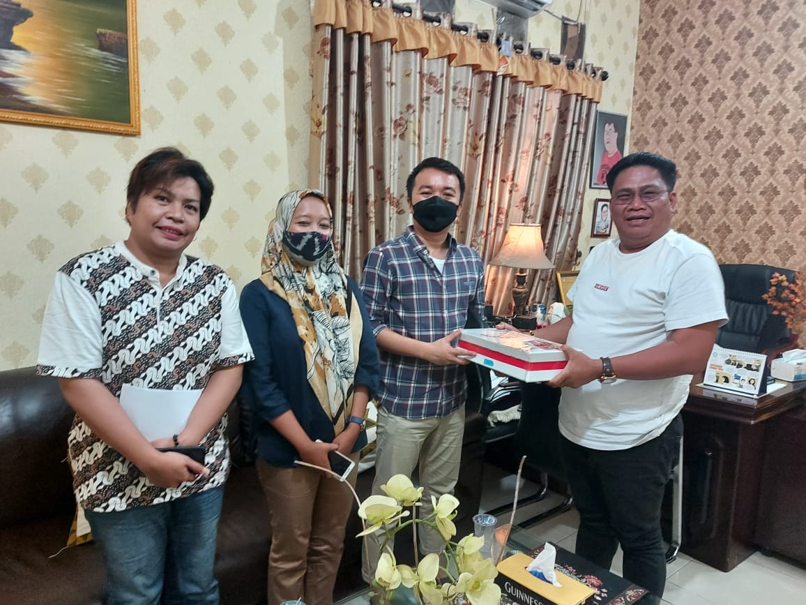 HUT SUMUT24 ke 9, Perwakilan JNE Silaturrahmi Ke Kantor Harian SUMUT24