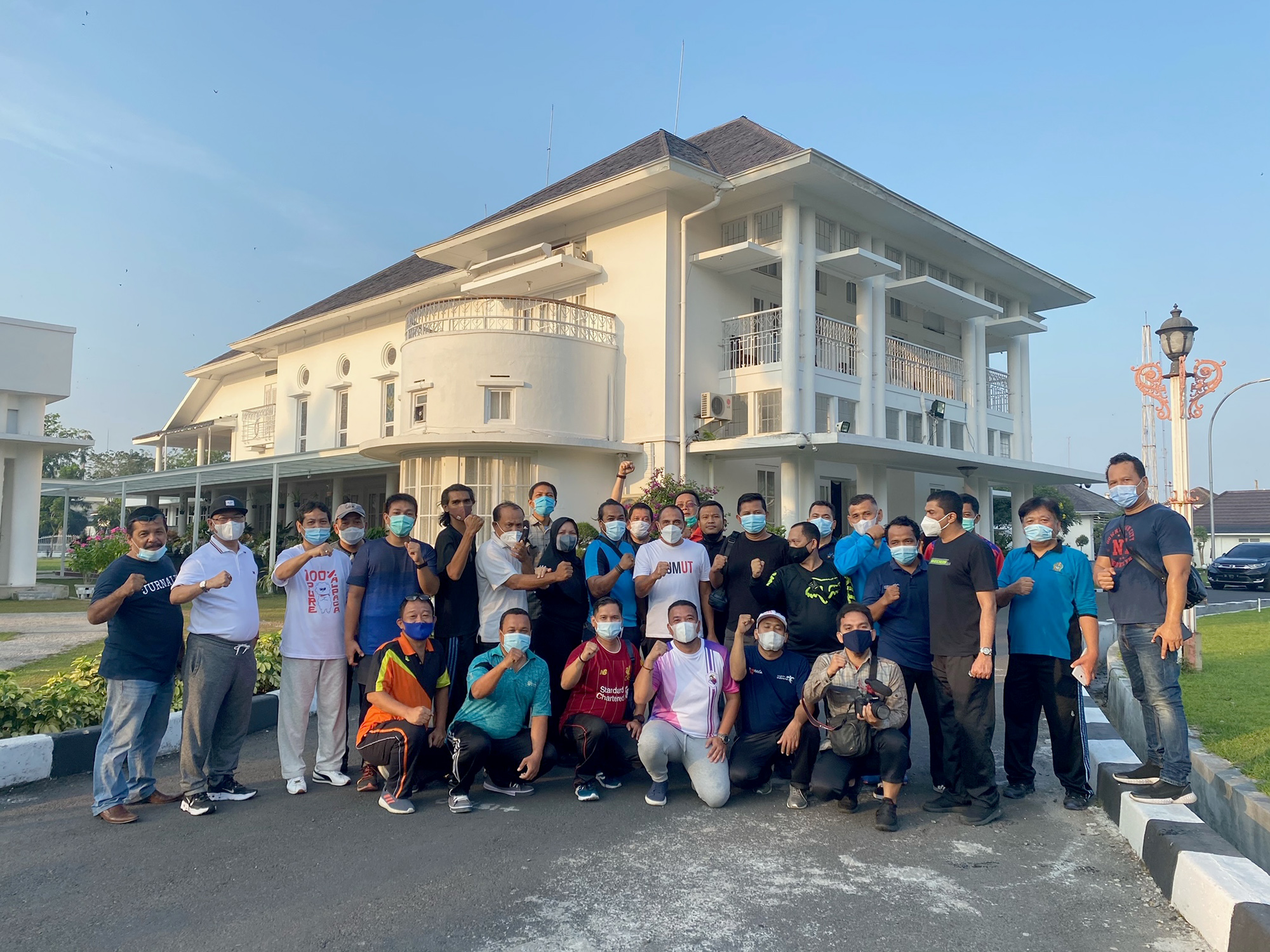 Bangun Sinergi, Gubernur Edy Rahmayadi  Silaturahmi Bersama Insan Pers  Puluhan Wartawan Terima Vaksin Covid-19