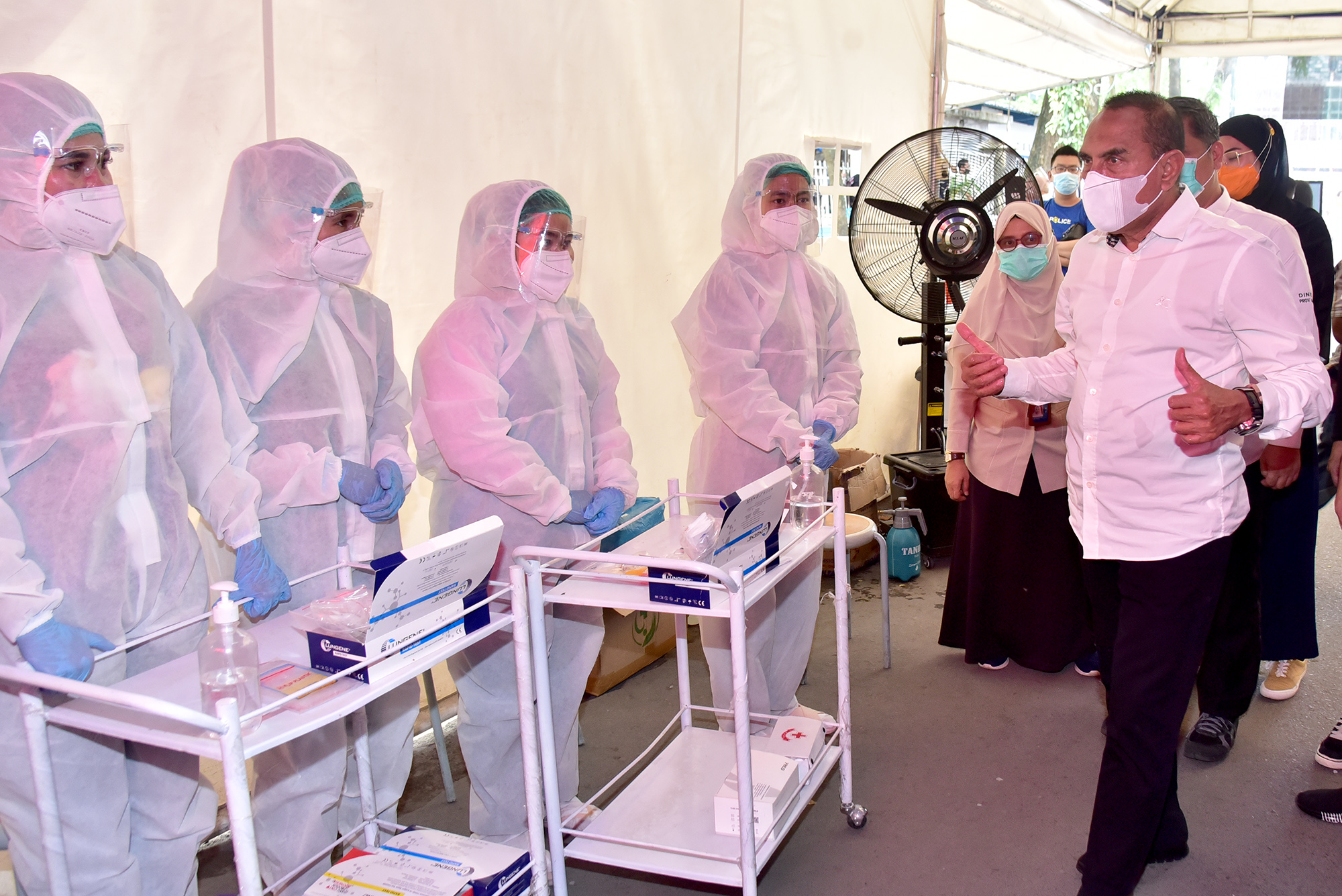 Tinjau Fasilitas Drive Thru Rapid Test dan Swab  Edy Rahmayadi: Peran Swasta Penting  Tingkatkan Testing dan Tracing