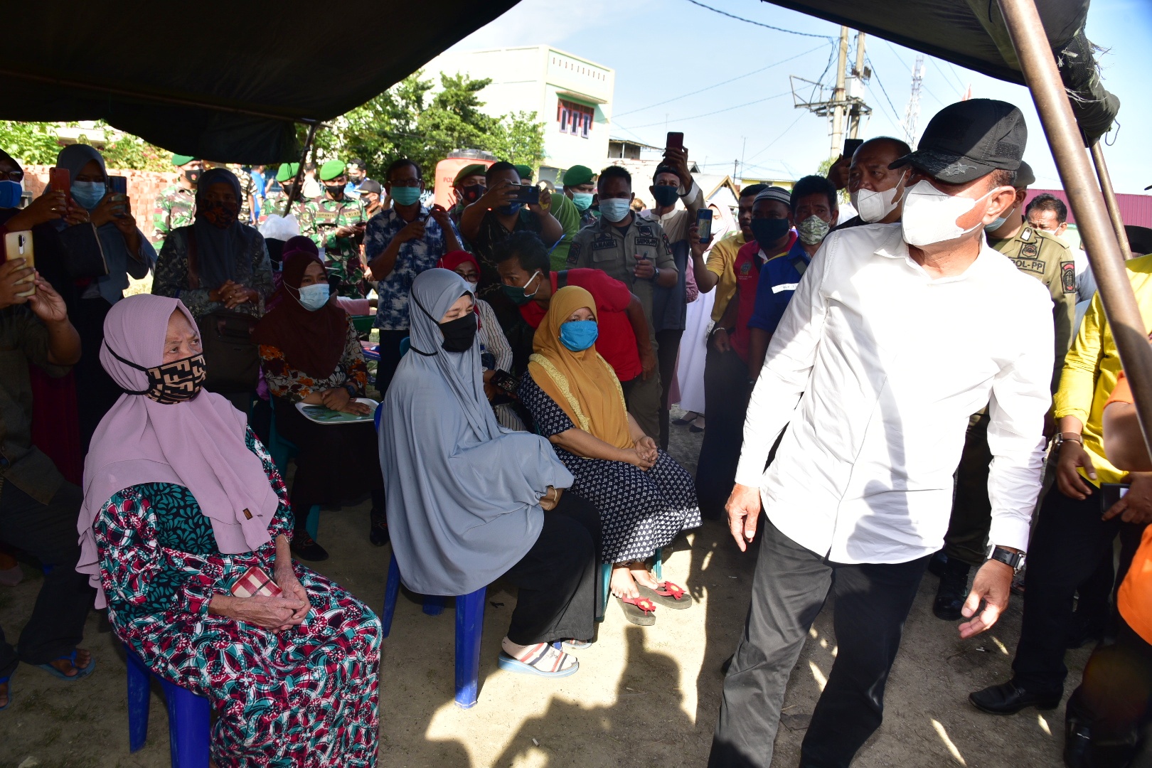 Tinjau Kebakaran Rumah di Langkat,  Edy Rahmayadi Minta Pembangunan  Selesai Sebelum Ramadan