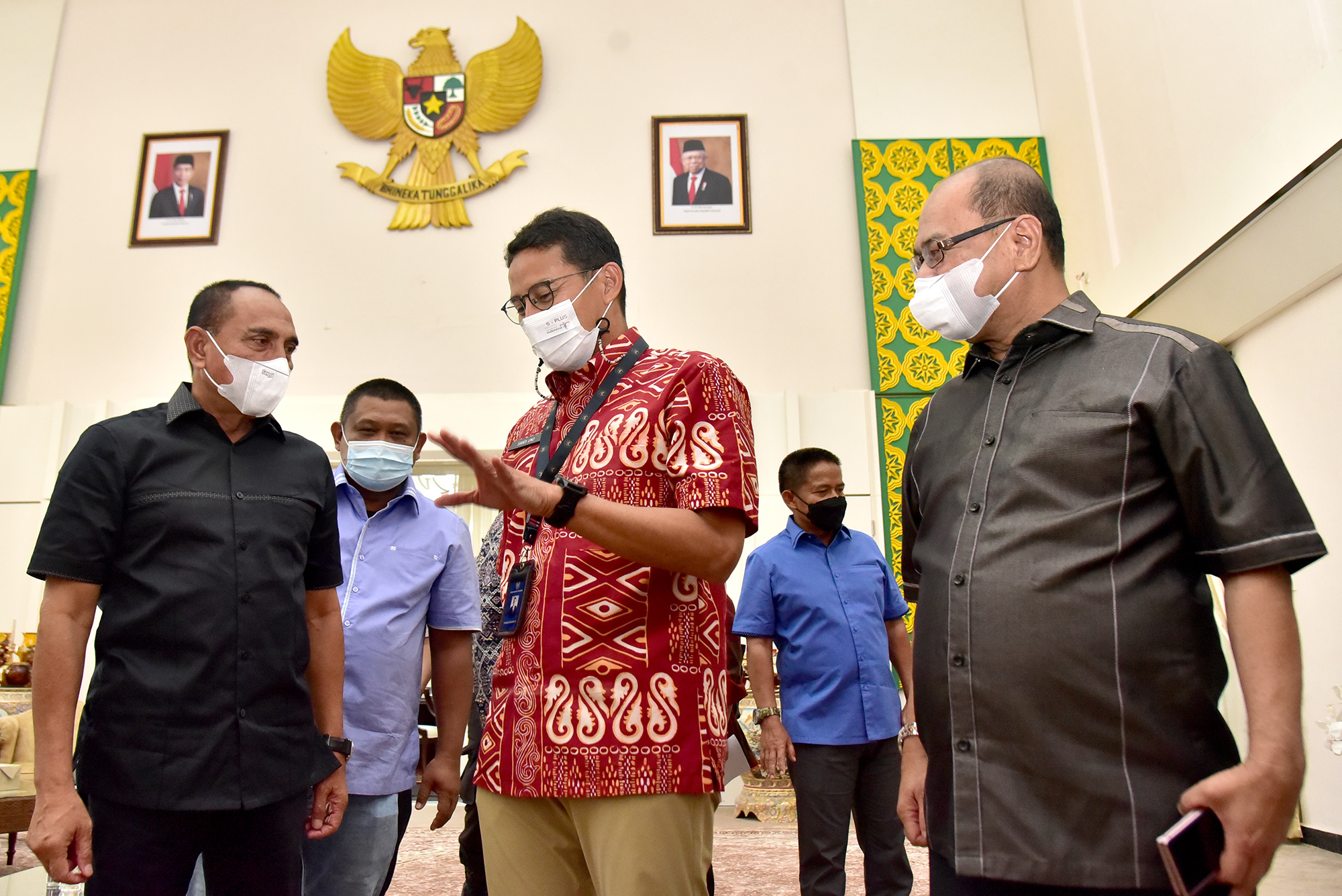 Temui Gubernur Edy Rahmayadi,  Ini Disampaikan MenparekrafÂ  Sandiaga Soal Danau Toba