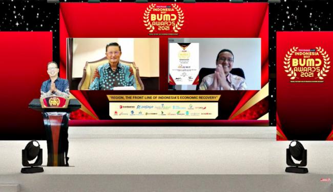Bank Sumut Raih Penghargaan Kontribusi Pengembangan Daerah dari Majalah Warta Ekonomi