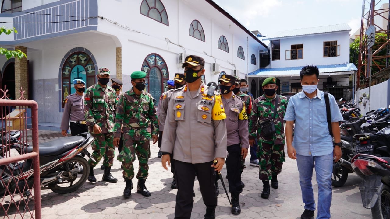 Pimpin Patroli Gabungan TNI-POLRI Pengamanan Ibadah Paskah,Â Kapolres Tanjung Balai Sambaangi Sejumlah Gereja
