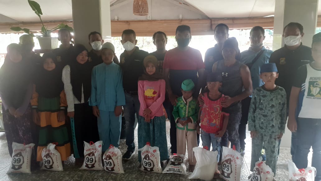 Sambut Ramadhan, Ketua Pewarta Polrestabes Medan Gulirkan Bantuan Sembako Kepada Anak Yatim di Bukit Lawang