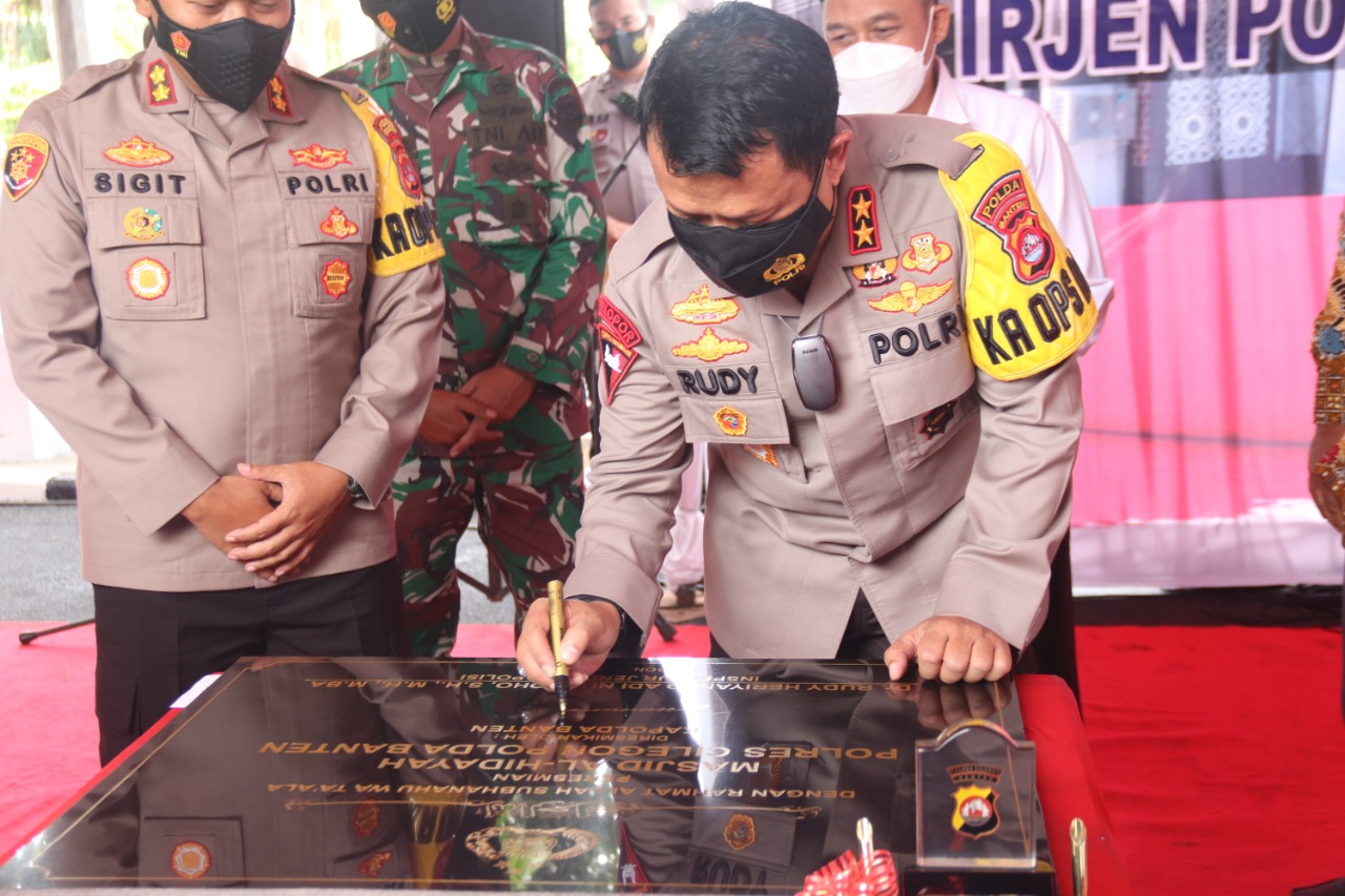 Kapolda Banten Resmikan Masjid Al-Hidayah di Polres CilegonÂ 