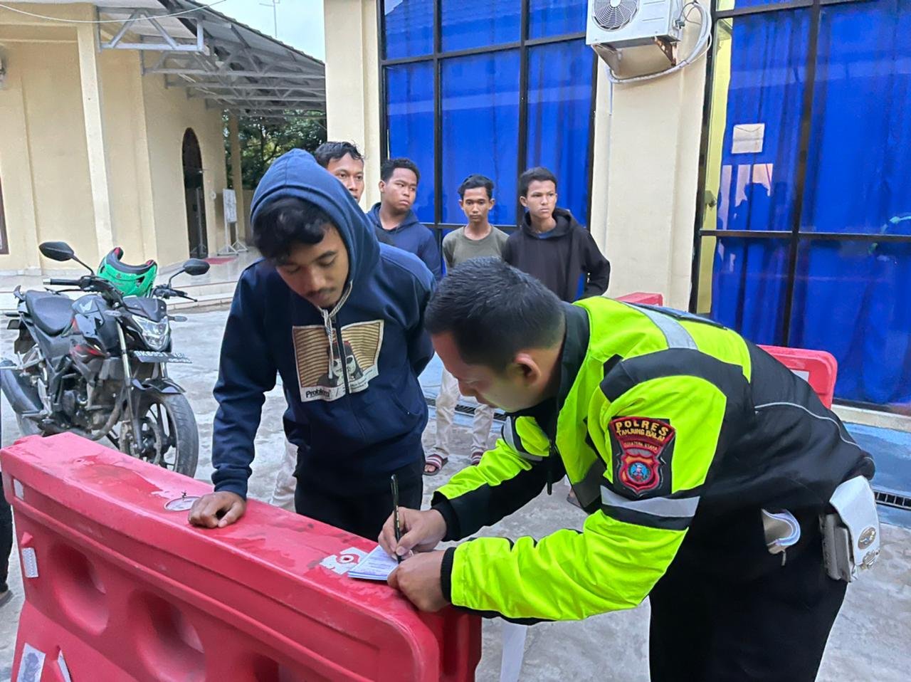 Sahur On the Road, Sat Lantas Polres Tanjung Balai Amanakan 44 Unit R2