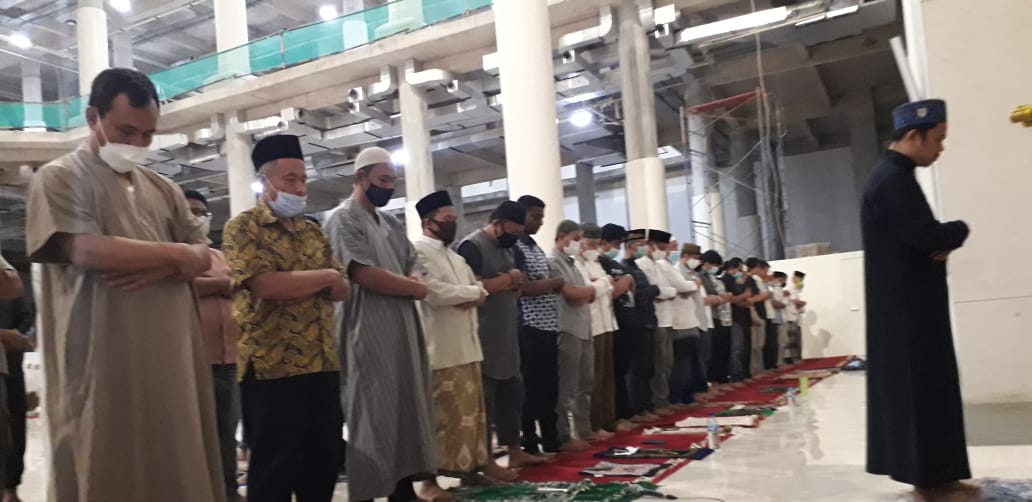 Segera Rampung, Tarawih Malam ke-2  Bangunan Megah Masjid Baru