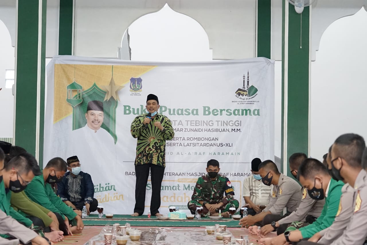 BERSAMA MASYARAKAT, WALIKOTA TEBING TINGGI DAN PESERTA LATSITARDANUS XLI 2021 BERBUKA PUASA BERSAMA