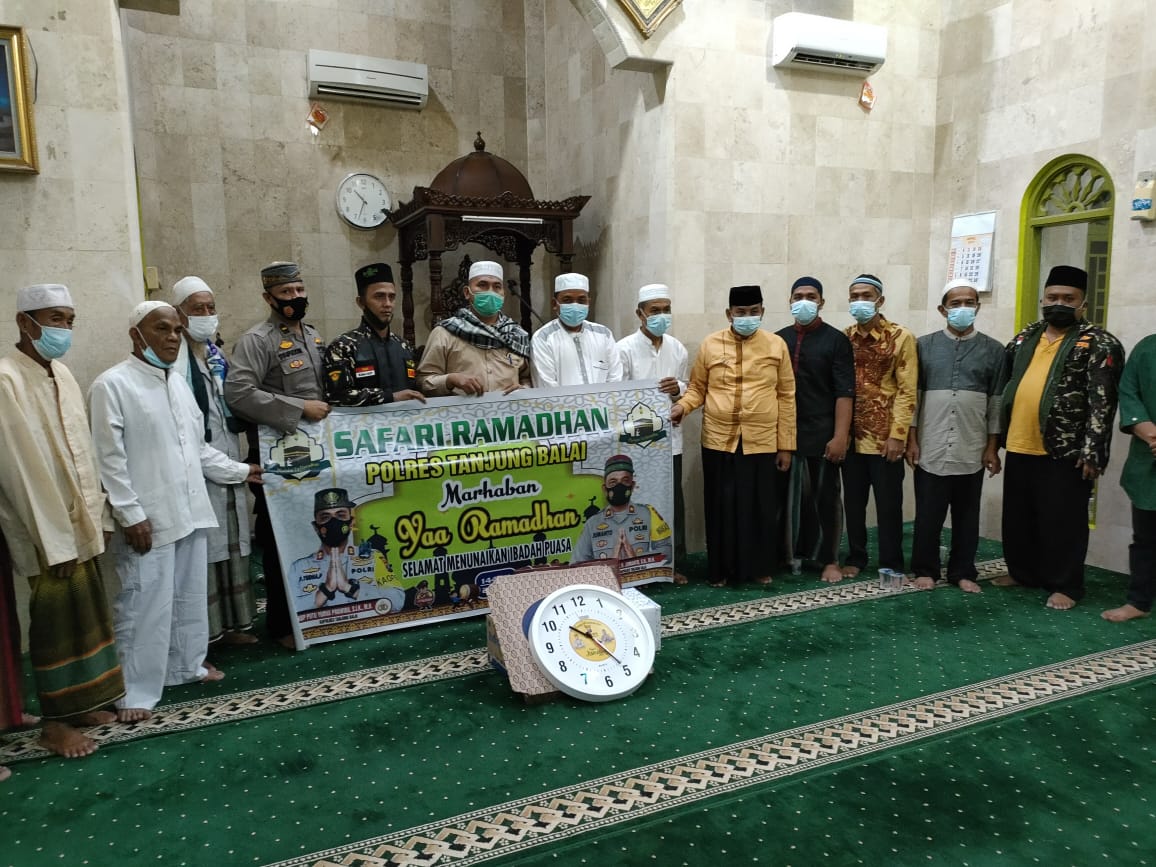 Tim Safari Ramadhan 1442-H Polres Tanjung Balai Sosialisasi Prokes dan Ajak Masyarakat Tingkatkan Kamtibmas