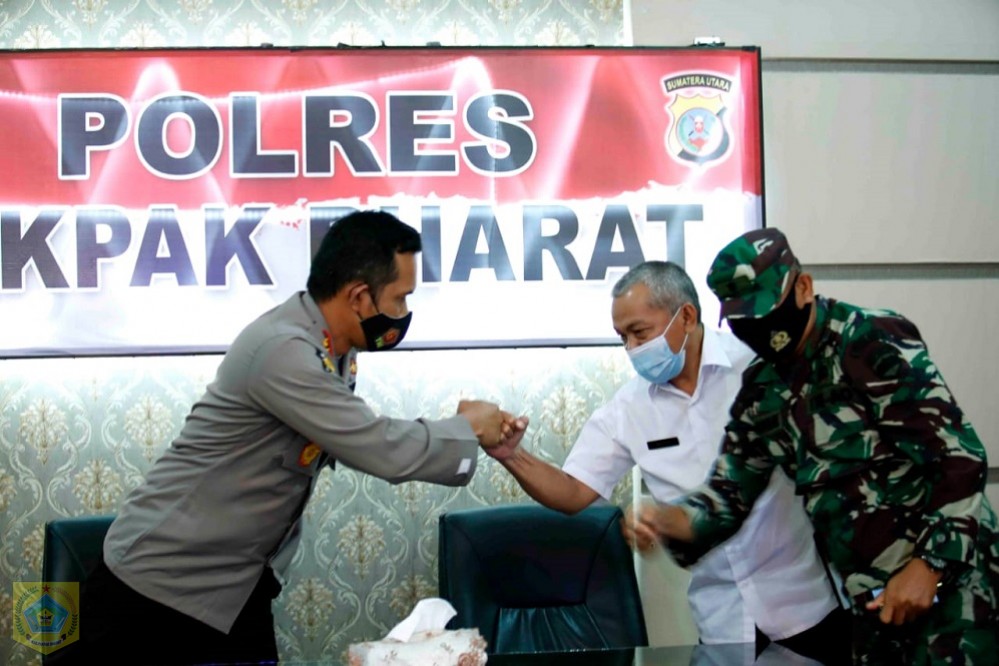 Bersama Polres Pakpak Bharat, Sekda Hadiri Rapat Koordinasi Upaya Pencegahan Covid-19