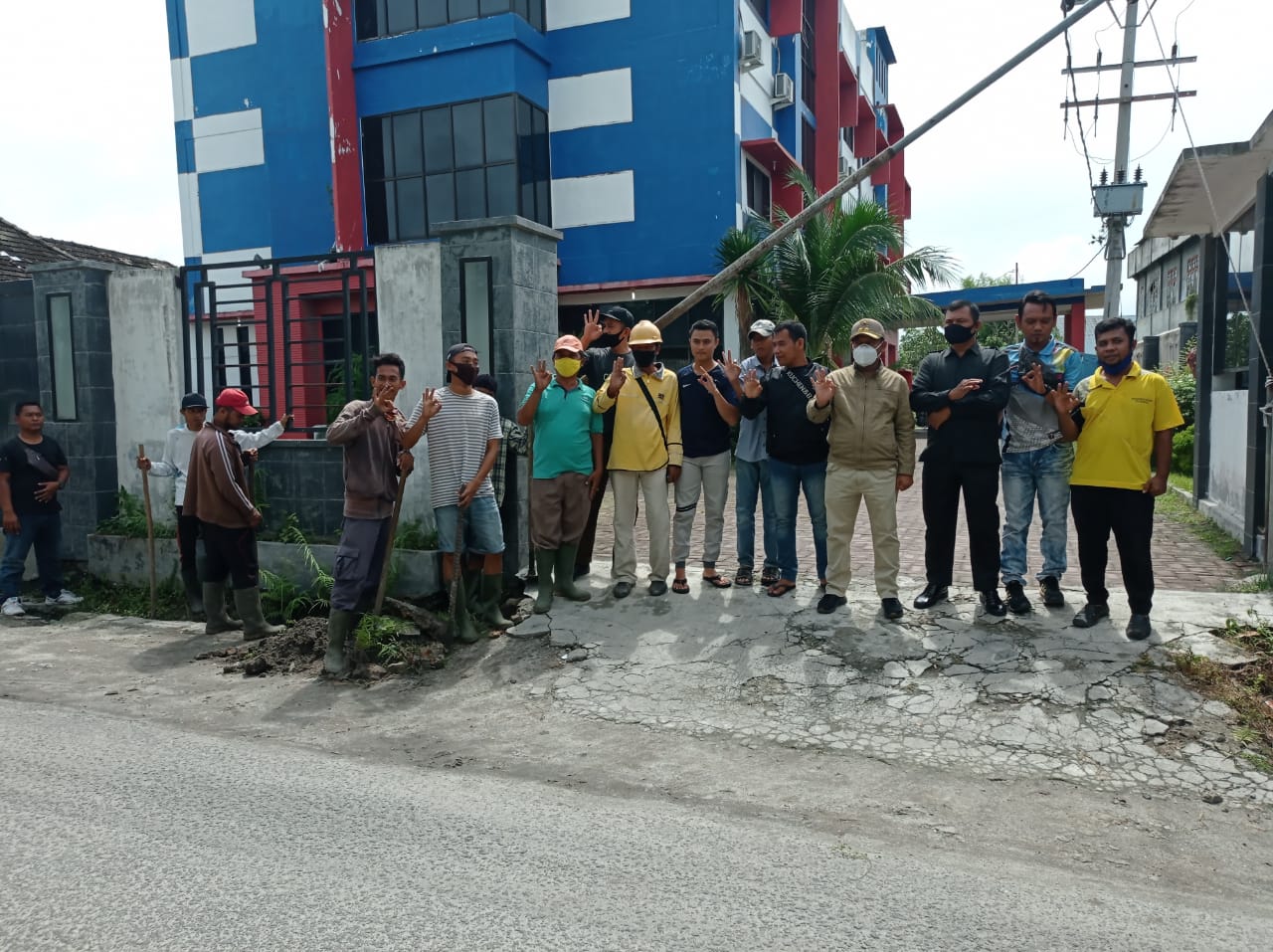 Wakil walikota Waris Tinjau Parit Tersumbat dan Aset Pemko