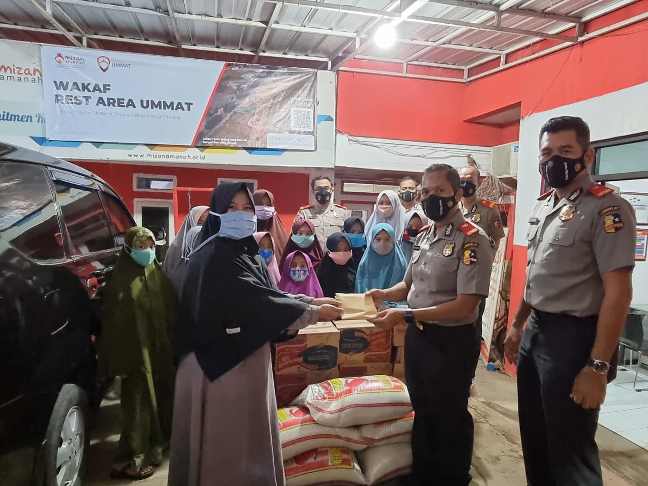 Wujud Kepedulian, 10 Serdik Sespimmen Polri Dikreg ke-61 Bakti Sosial ke Yayasan Mizan Amanah